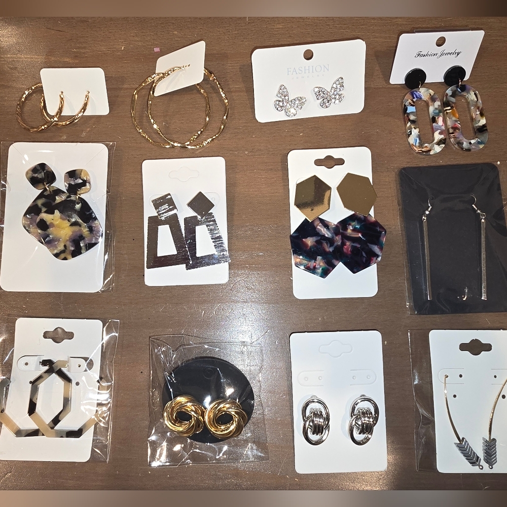 Mystery Earring Bundle! The More You Bid, The More You Get! - Picture 15 of 17
